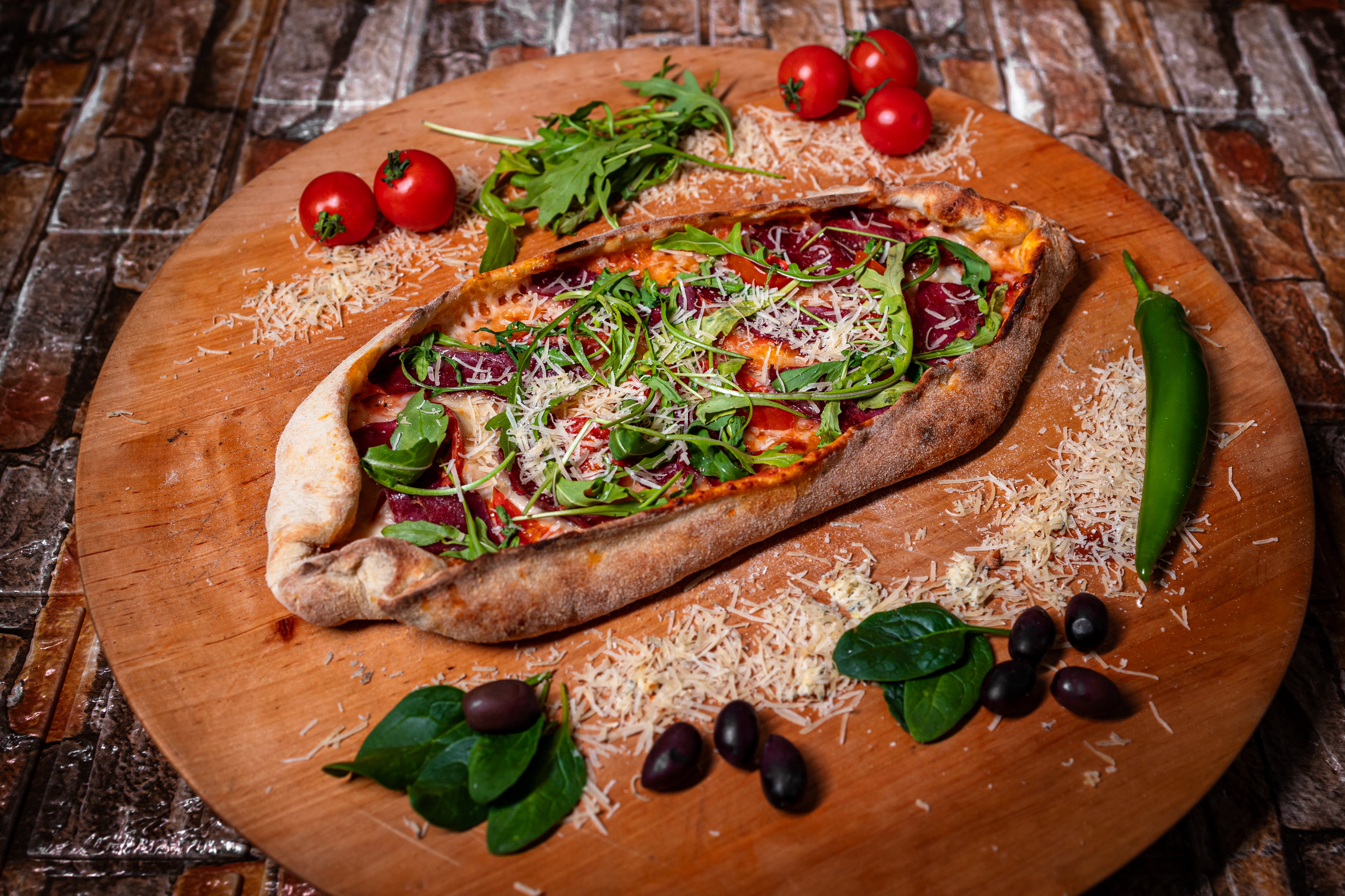 Pizzeti Bresaola si Rucola